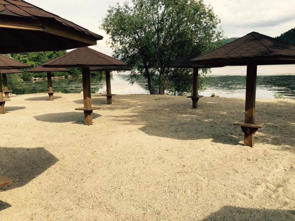 Pensiunea Deian-Clisura Dunarii Moldova Noua Εξωτερικό φωτογραφία