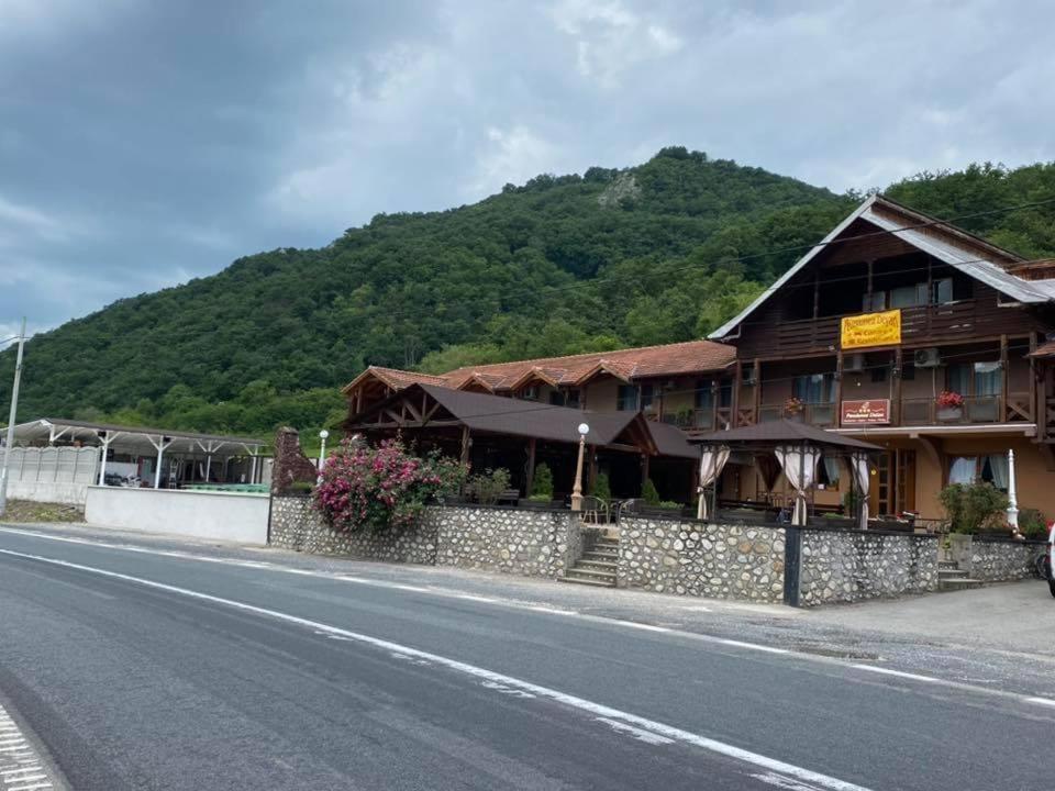 Pensiunea Deian-Clisura Dunarii Moldova Noua Εξωτερικό φωτογραφία